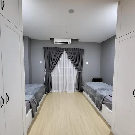Nice And Cozy Studio Apartment With Gym And Pool. Kampar Exterior photo