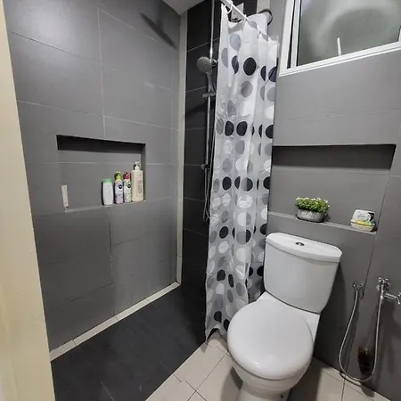 Nice And Cozy Studio Apartment With Gym And Pool. Kampar Exterior photo