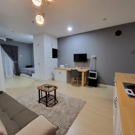 Nice And Cozy Studio Apartment With Gym And Pool. Kampar Exterior photo